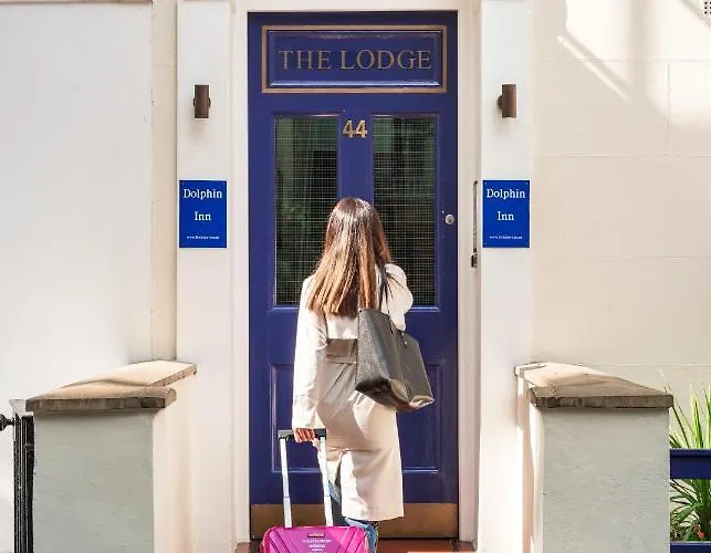 Dolphin Inn - The LodgeHotel Londres
