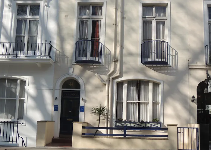 Dolphin Inn - The LodgeHotel Londres